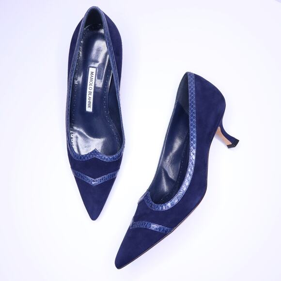 MANOLO BLAHNIK Monda Snake and Suede Pumps Navy Pointed Toe Heel Women's 38 - Picture 1 of 11